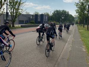 Leer fietsen in een groep.